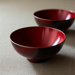 個別注文の伝統的な漆器